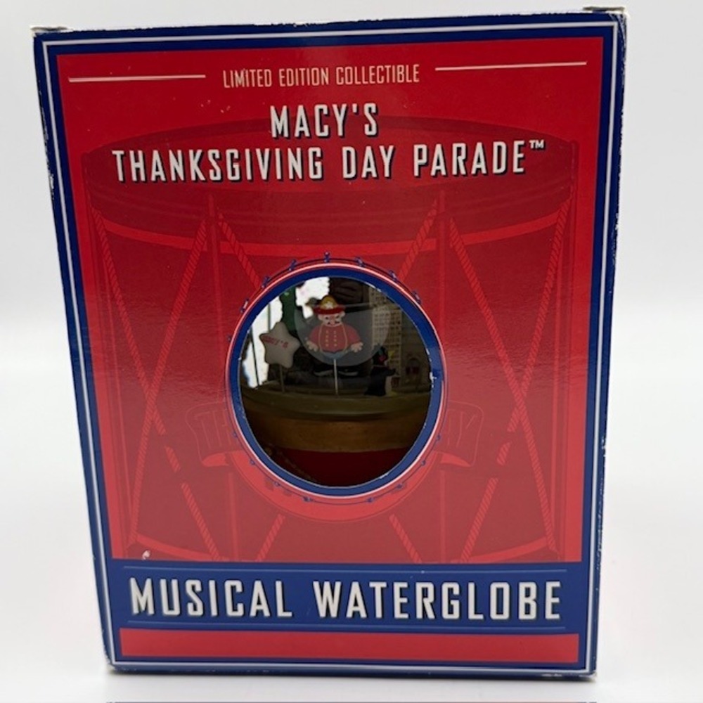2002 Macy's Thanksgiving Day Parade Musical Waterglobe‎ NYC Skyline LE